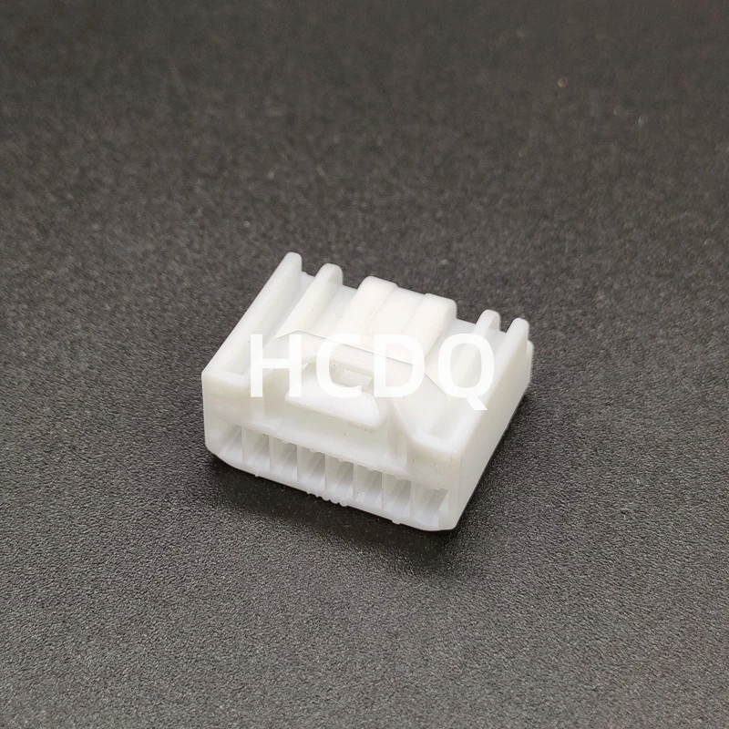 The original 90980-11989 8PIN Female automobile connector plug shell and connector are supplied from stock