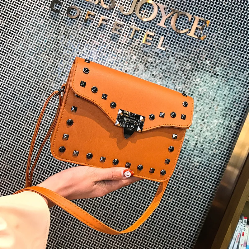 

2019 New Style Nail Square Sling Bag Simple Lock Square Sling Bag Versatile Crossbody Bag