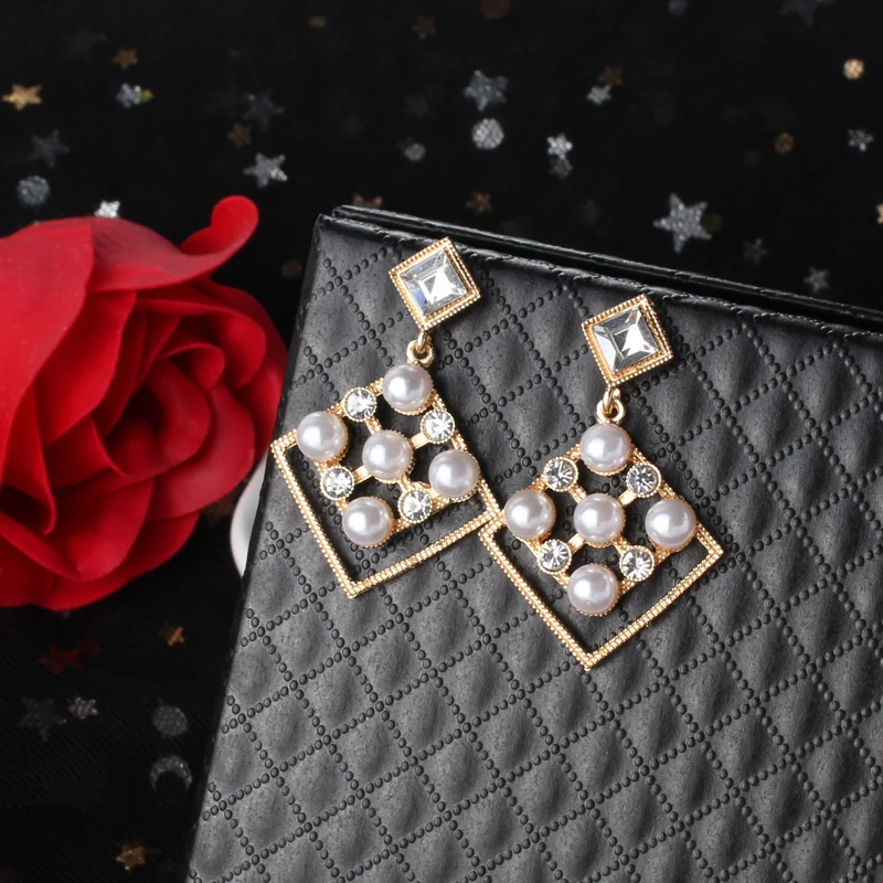 

2019 New Fashion Pearl Earrings For Women Personality Metal Water Drop Geometry Exaggerated Types Drop Earrings Jewelry