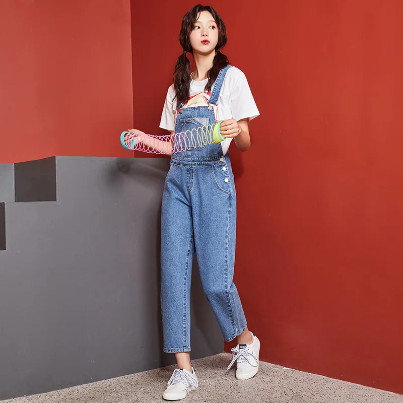 Kopen LEIJIJEANS 2019 herfst Plus size vrouwen jeans lichtblauw strap jeans college wind meisje casual negen punten band meisje jeans 9118