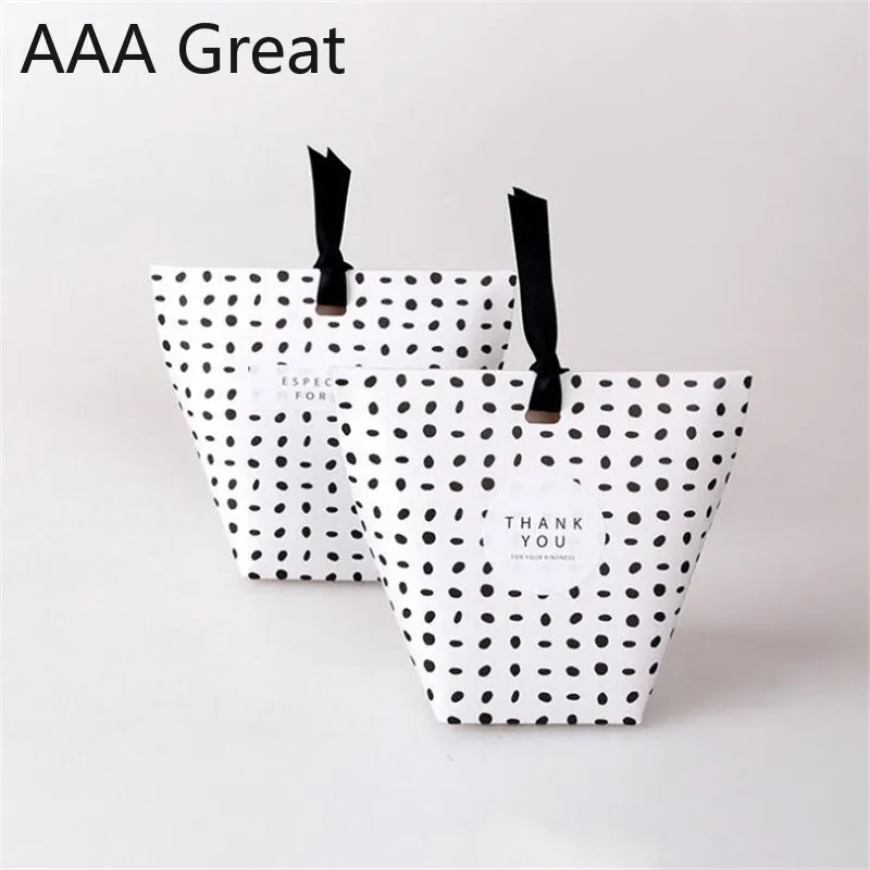 

50Pcs/Lot Chocolate Paper Box Valentine Christmas Birthday Party Gifts Packing Storage Boxes Dots Wedding Supplies Present Bags