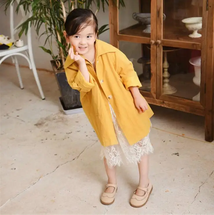 Модные однотонные Длинные куртки в Корейском стиле для девочек 2-6 лет, детские свободные однобортные пальто - Цвет: Цвет: желтый