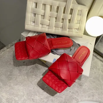 

2020 Summer Woven Slippers Women shoes Slip on Slides Famous Brand Designer Square Flat Casual Flip Flops Beach Slippers Sandals