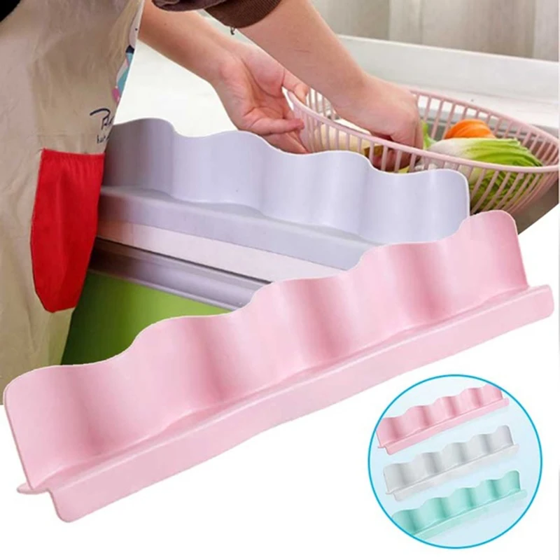 

Household Kitchen Silicone Suction Cup Splash-Proof Flap Sink Sink Vegetable Washing Dishes Water Baffle Kitchen Gadgets