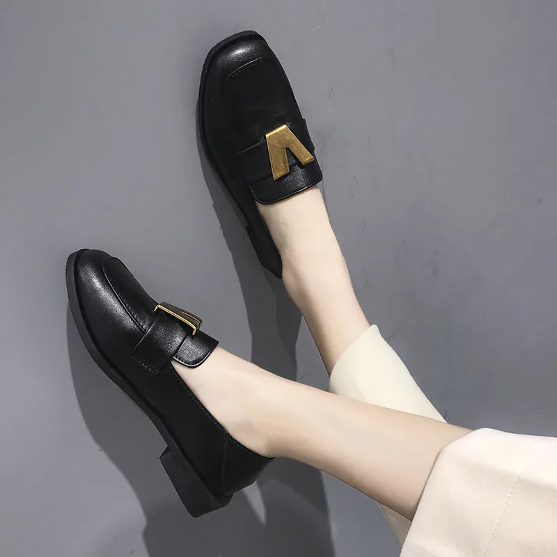 

Women's shoes retro loafers 2019 low-heeled square metal buckle leather shoes casual shoes