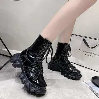 online Outono Botas De Motocicleta Botas Senhoras Vintage Combate Exército Punk Goth Botas Femininas Preto Patente Couro Plataforma Botas Curtas