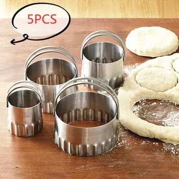 

5PCS Stainless Steel Round Wavy Biscuits With Hand-Held Creative Cookie Cutting Mould And Sugar Turning Tool