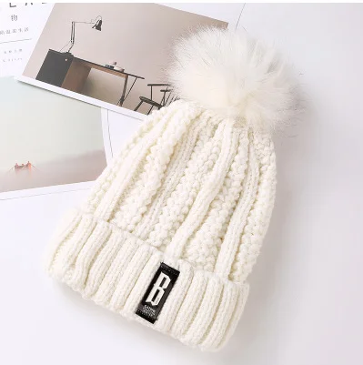 White hat Теплая вязаная зимняя женская шапка для девочек, шерстяные шапочки Skullies с буквой B, бархатная шапка, шапка-маска, Женская Балаклава, шарф, шапка - Цвет: White hat