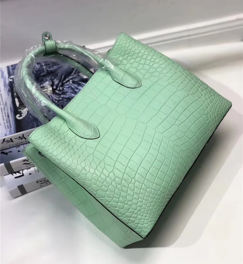 CB9F036E84D8881AF25C8A585C9C7FB1