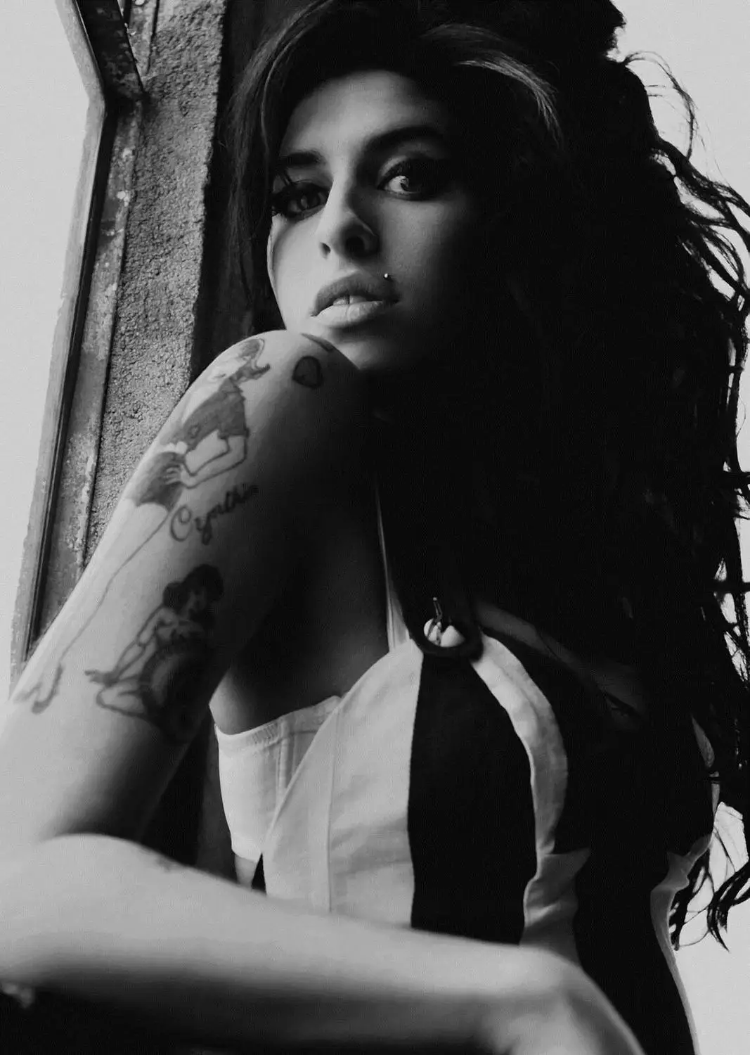 Наклейка на стену AMY WINEHOUSE AMK Шелковый плакат художественный светлый холст