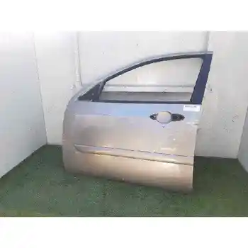 

LEFT FRONT DOOR FORD FOCUS SALOON (CAK)