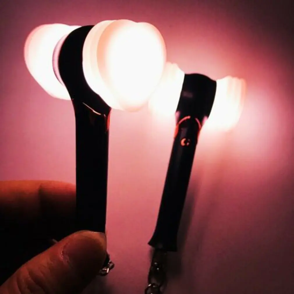 Kpop BLACKPINK светящаяся палочка кольцо для ключей JENNIE JISOO LISA ROSE Mimi концертная светящаяся лампа светящаяся палочка кольцо для ключей концертный фонарь цепочка для ключей