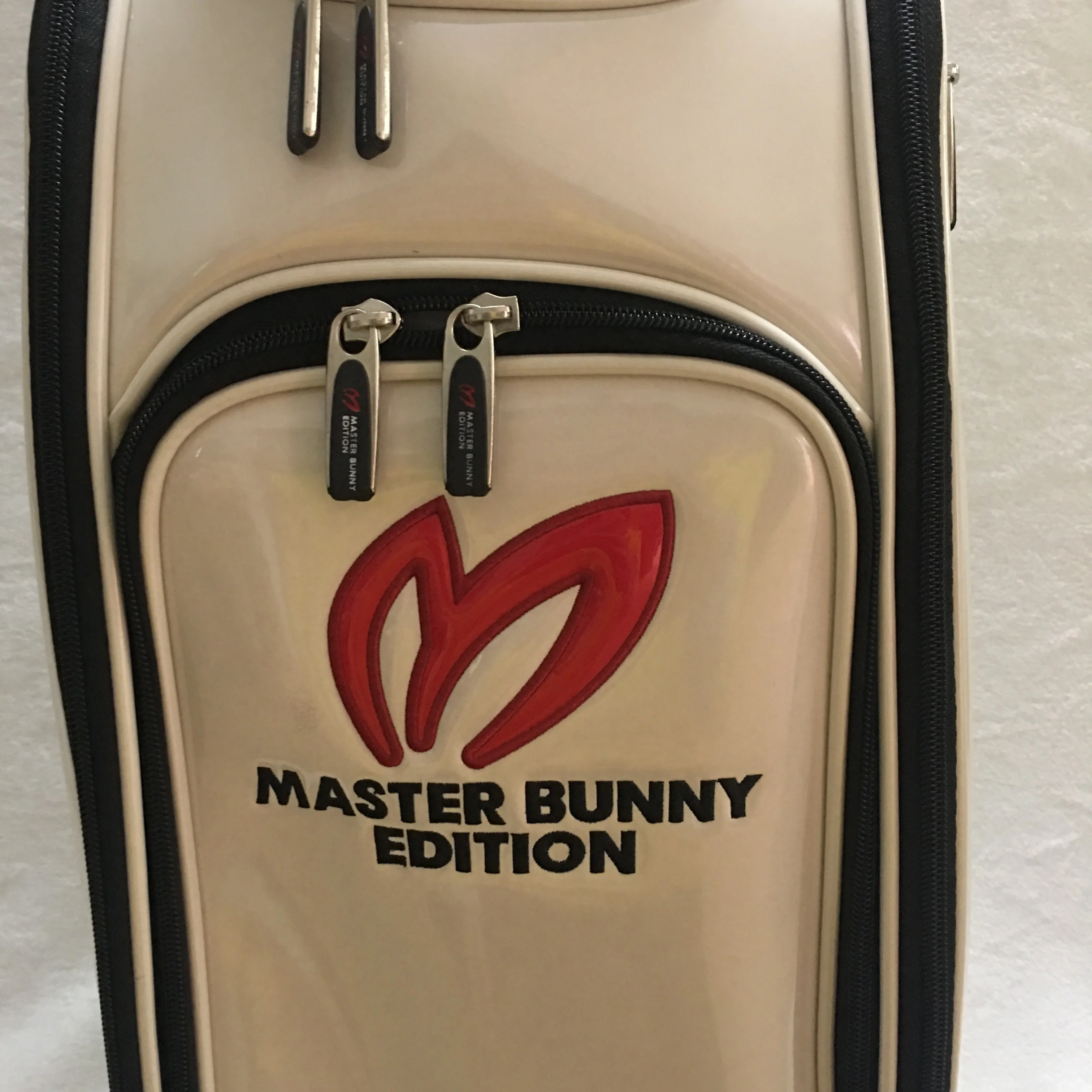 Brand New Master Bunny Edition Golf Bag White Master Bunny Standard PU Golf Clubs Bag EMS Free Shipping