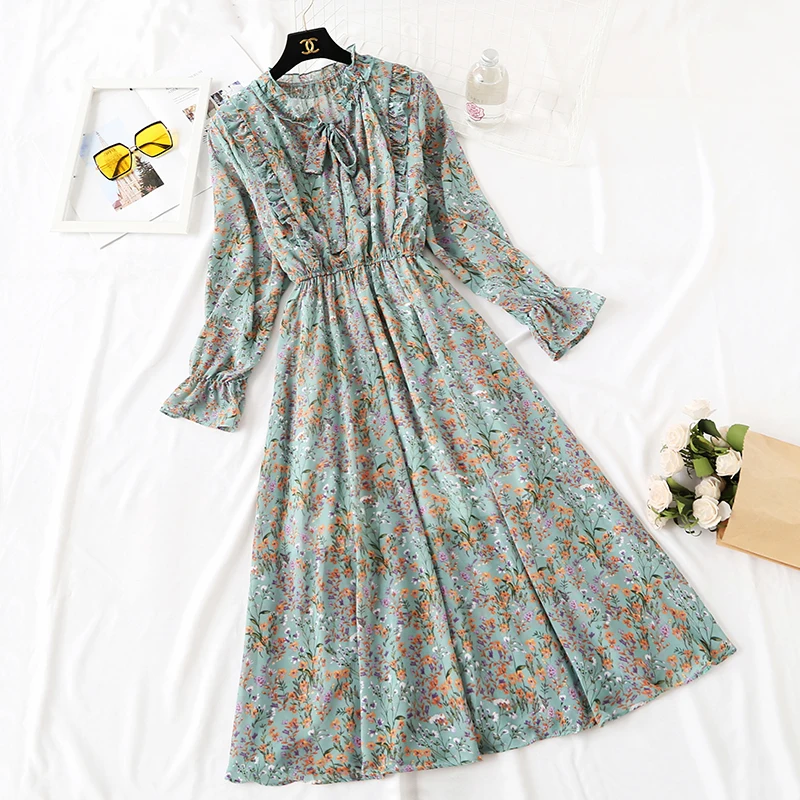 vintage bell sleeve dress