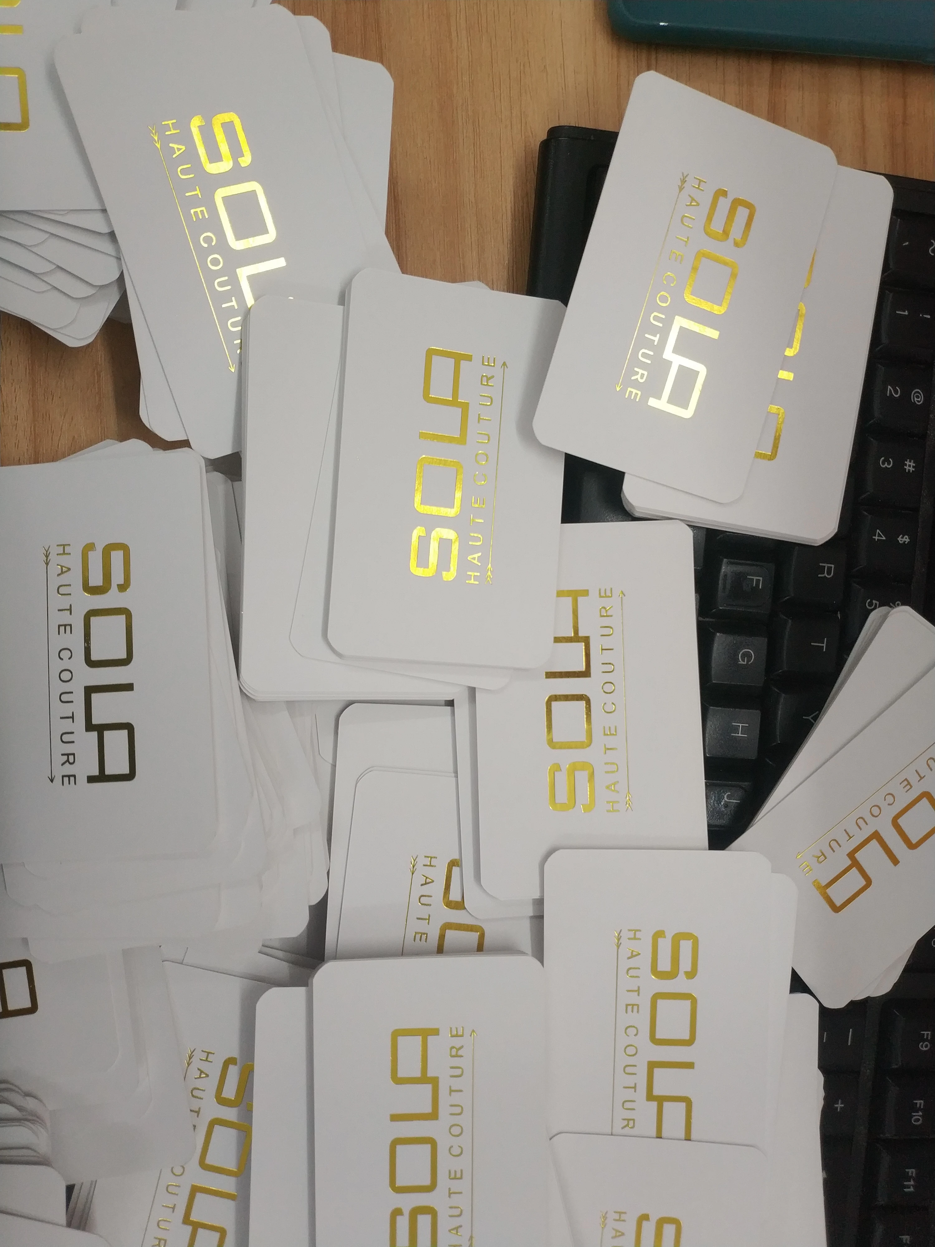 Business Cards Gold foil hot stamping Surface laminated matte 300g business cards