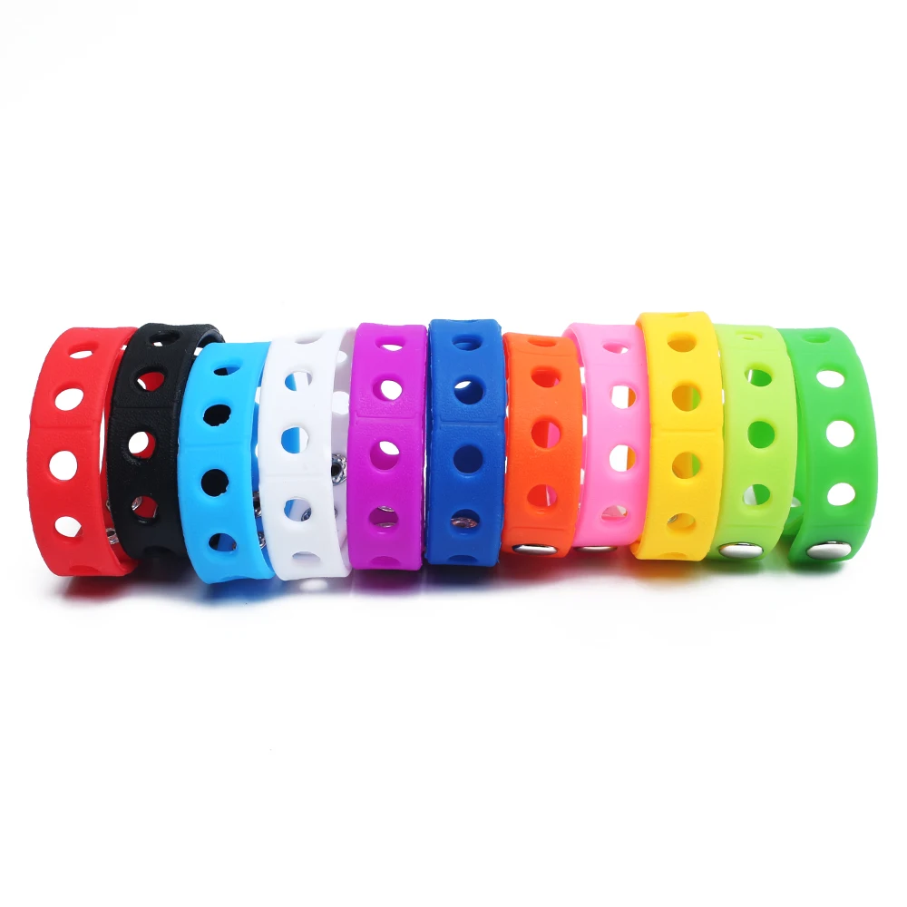 

1PCS Random Color Silicone Bracelet Wristbands 18CM With Shoe Croc Buckle PVC Shoe Accessories Shoes charms Kid birthday Gifts