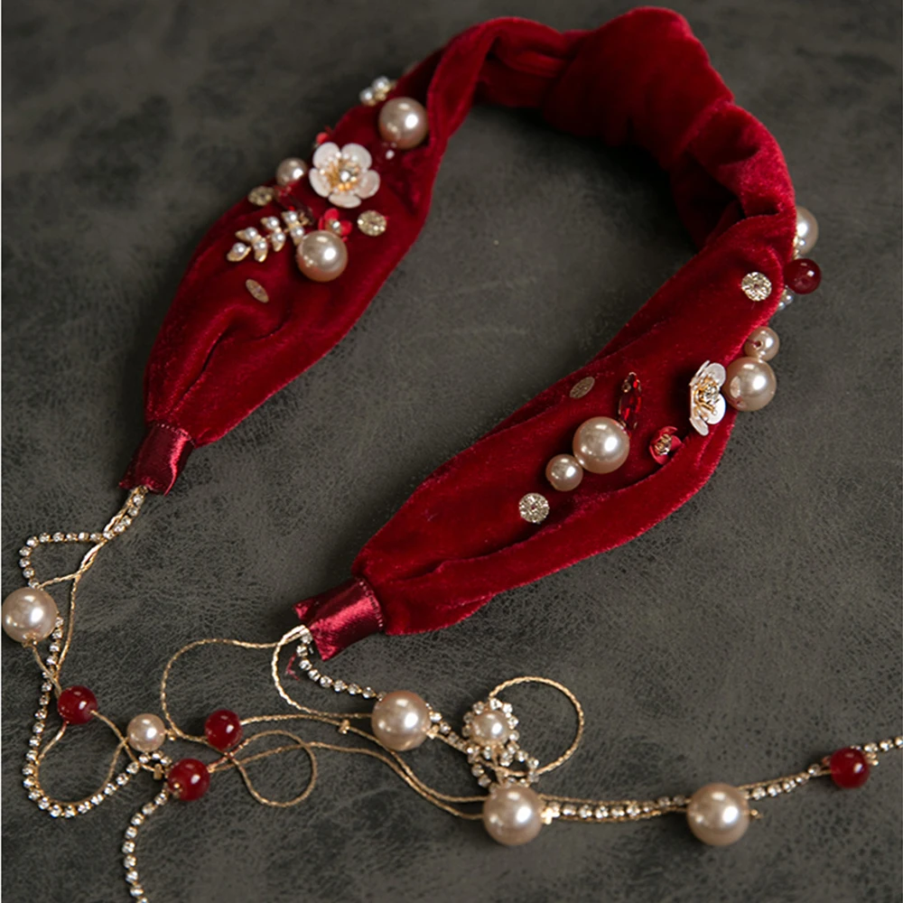 Женская бархатная шляпка-Вуалетка FS бордовая с бахромой украшенная бусинами для