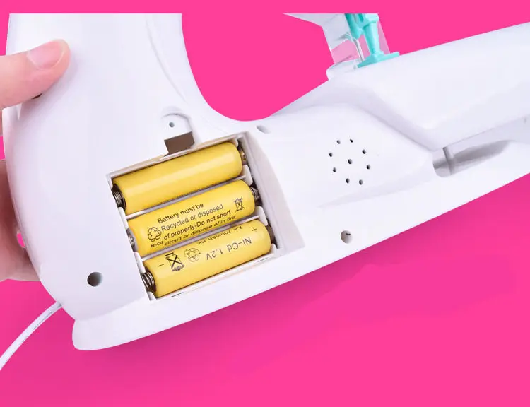 [Funny] New ideas and new ways to play electronic light& sound sewing machine Sew clothes toy child girl gift play house toy