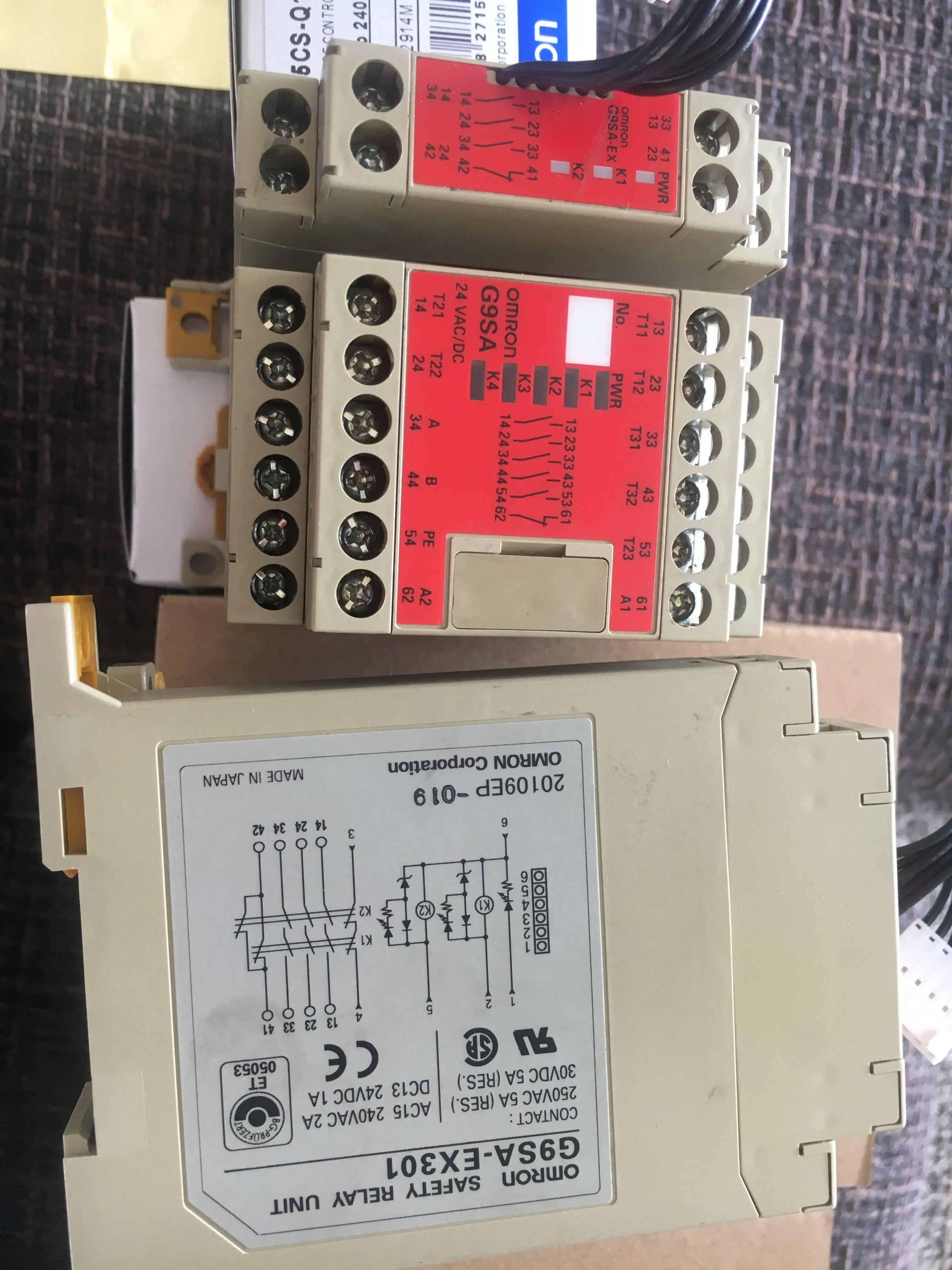 

Safety relays G9SA-301 G9SA-501 G9SA-EX301 G9SA-321-T15 G9SA-321-T075 G9SA-TH301 G9SA-301-P G9SA-501-F G9SA-321-T30