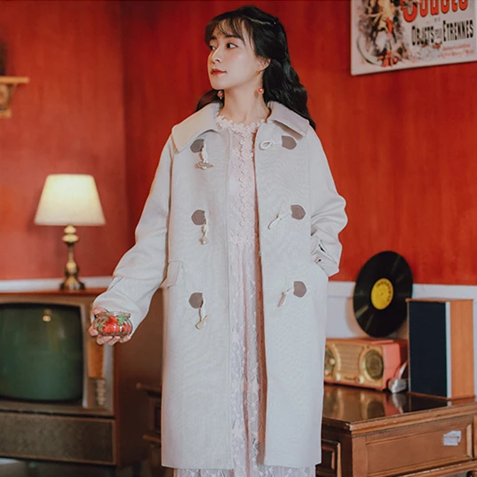 

2019 autumn and winter woolen coat in the long section of the large lapel horns buckle woolen coat female