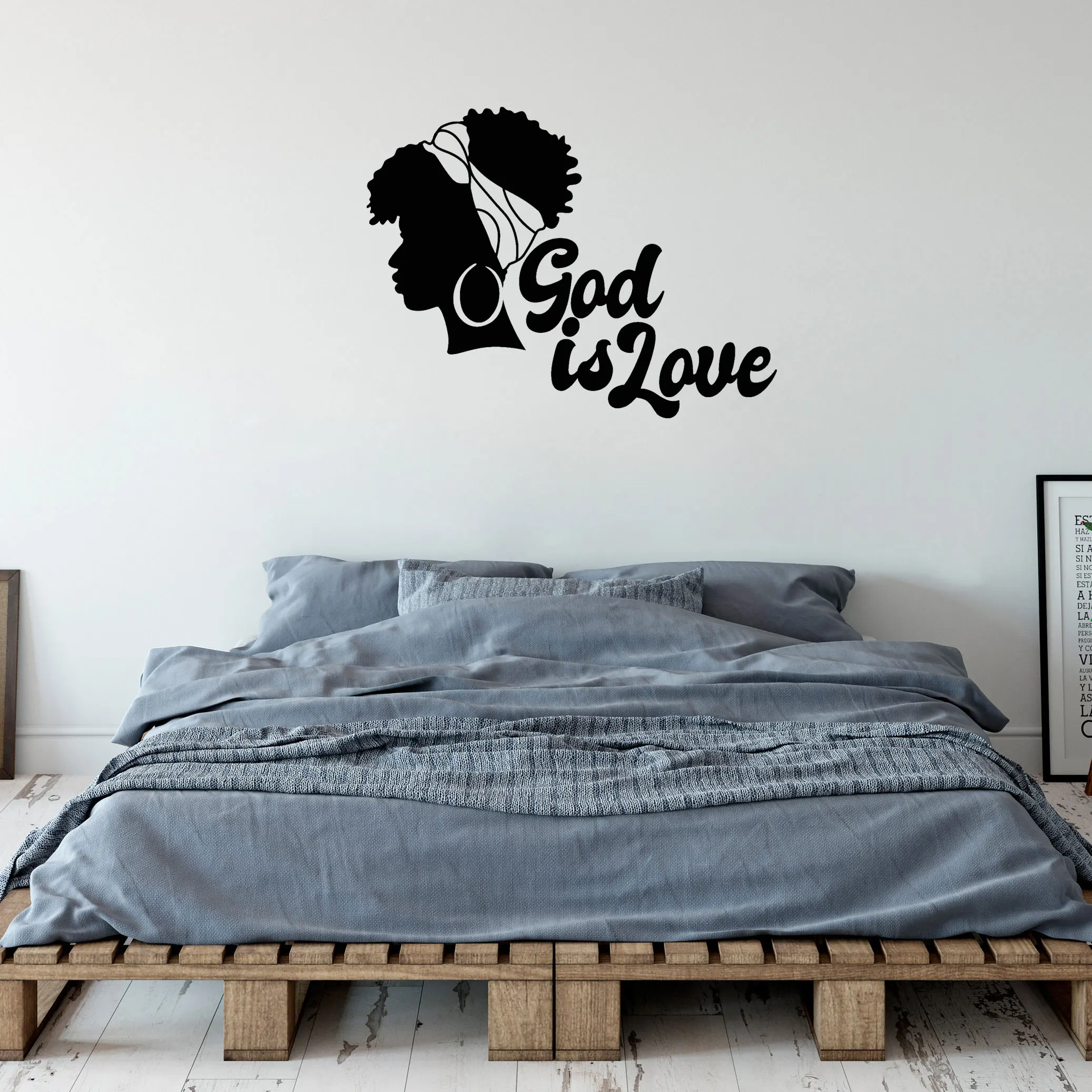 Виниловая наклейка на стену с надписью God Is Love DW20155 | Дом и сад