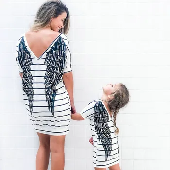 Vestido a rayas de manga corta para madre e hija, trajes a juego familiares, vestidos de alas para mamá y yo, ropa para niñas pequeñas 2021 1