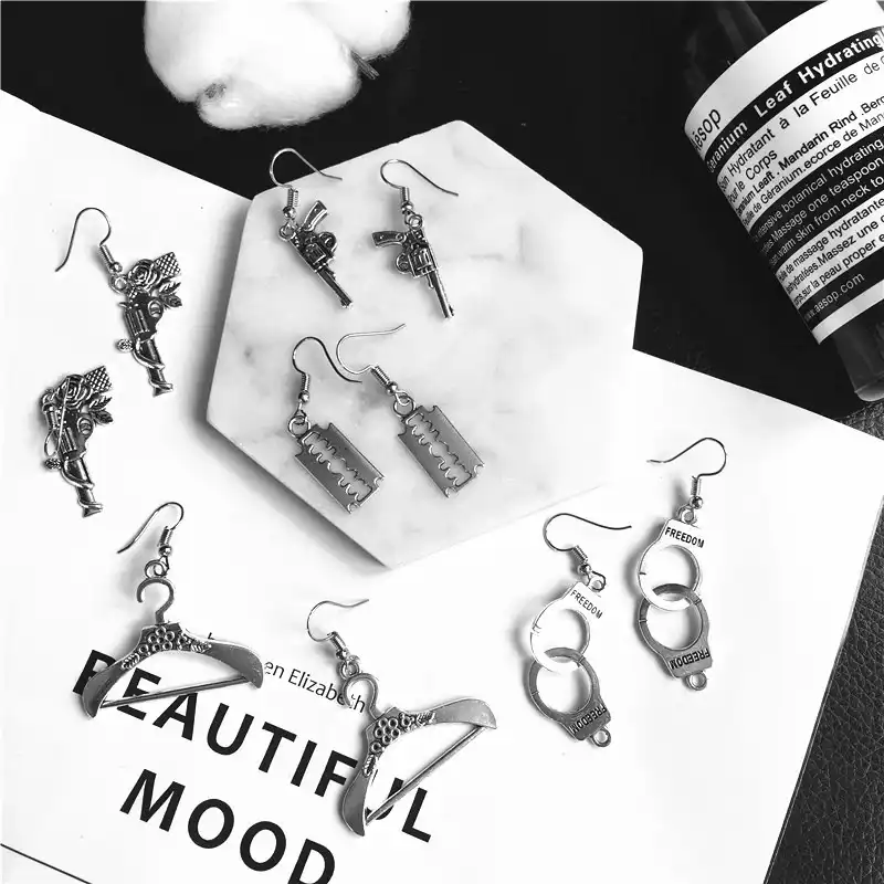 gifts for a goth girl