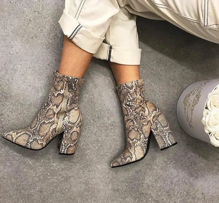 New Female Chelsea Boot Women Fashion Serpentine Boots Side Zipper Heel Sexy Short Punk Style size 41 42 | Обувь