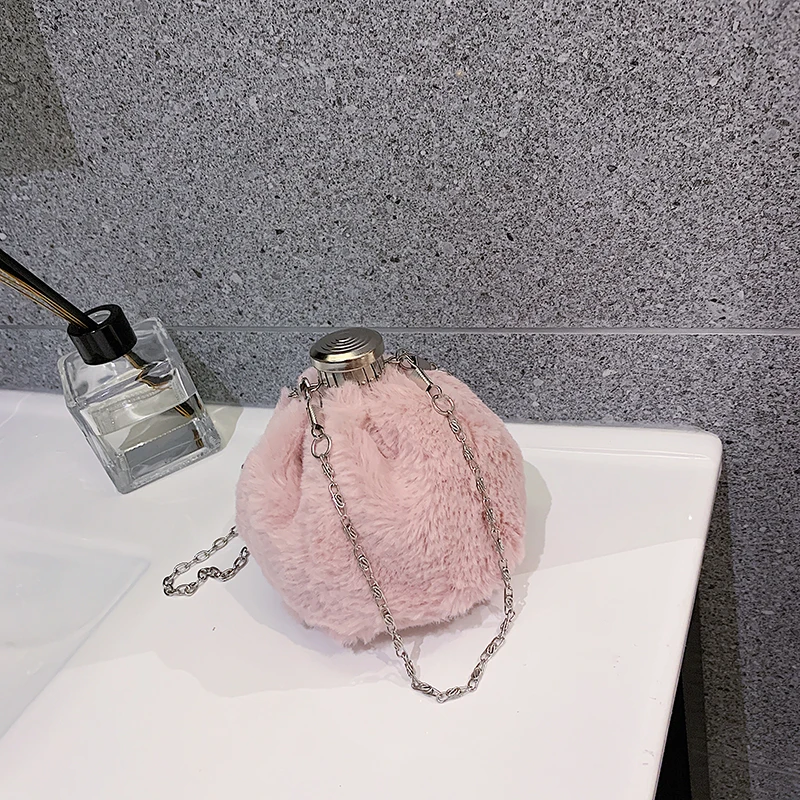 

Elegant Female Mini Round Tote Bag 2019 Winter New High Quality Soft Plush Women's Designer Handbag Chain Shoulder Messenger Bag
