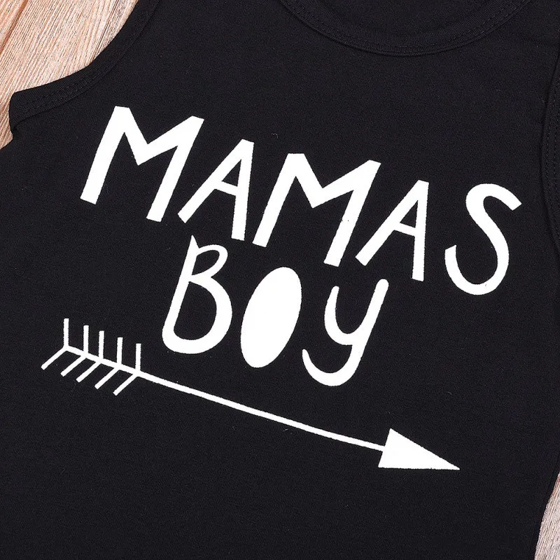 Милая Черная футболка с надписью «MAMAS Boy» Для малышей Топы+ джинсовые шорты комплект одежды для маленьких мальчиков, хлопковая летняя одежда для маленьких мальчиков