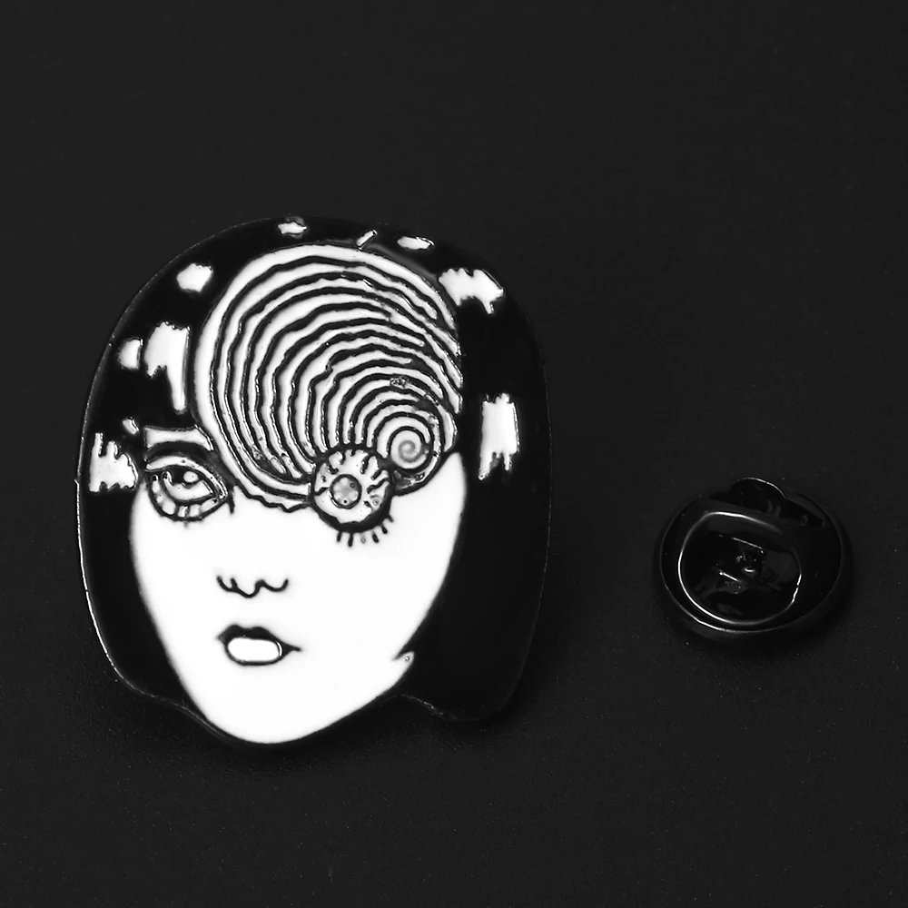 Брошь Tomie в виде комиксов ужасов, черно-белая вихревая булавка Uzumaki Junji Ito Tomie Goru Eyeball Manga, значок с эмалью японского аниме