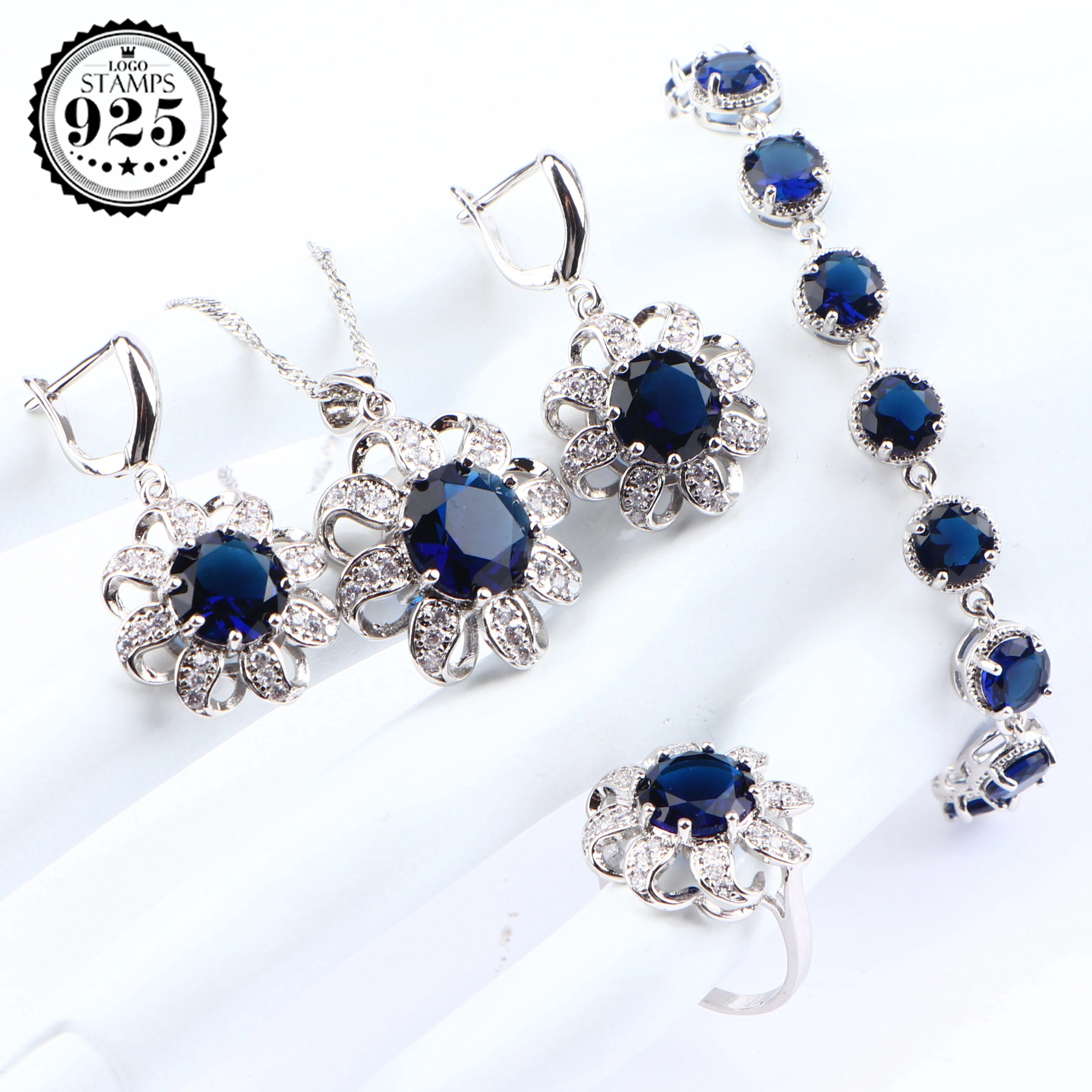 Женский комплект свадебных украшений из серебра 925 пробы с цирконием кулон