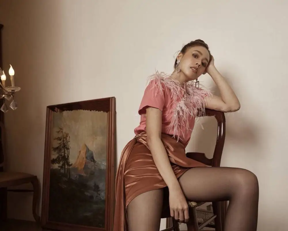 Женская футболка с перьями WHITNEY WANG модная уличная со стразами весна лето