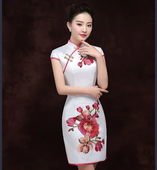 

S-4XL Lady Classic Cheongsam Embroidery Flower Chinese Dress Vintage Button Short Slim Qipao Traditional Mandarin Collar Vestido