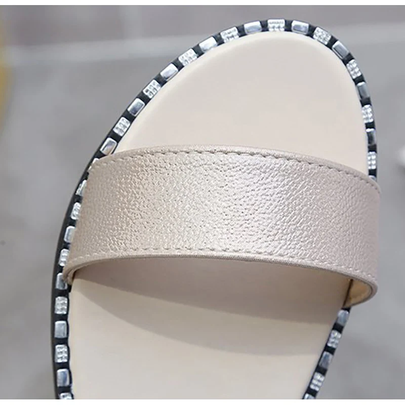 13266724430_1721753139 (1)