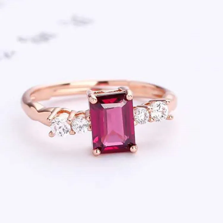 

Natural Purple Teeth Black Garnet Ring Fresh And Generous Upper Body Expensive Gas Is Dye-in-the-Wood Fire Color Foot Material N