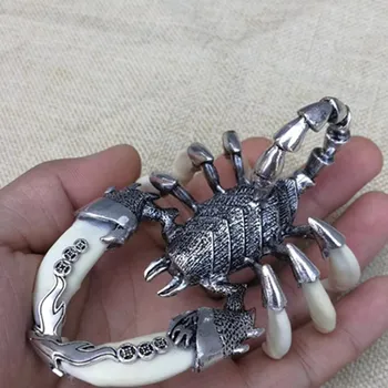

Simulation Silver Scorpion Pendant Decorate Statue China Teeth of Wolves Tibetan Figurines Alloy Art Craft Home Decoration X3930