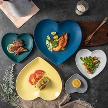 Креативные керамические тарелки в форме сердца, скандинавские столовые приборы, западные тарелки, поднос для посуды, набор домашней посуды и тарелок