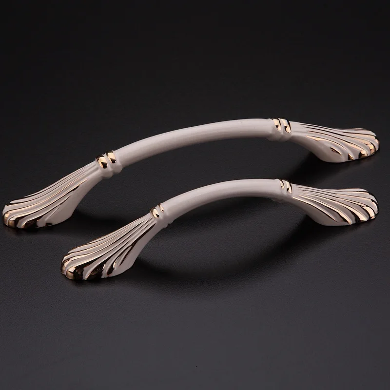 

Gold Medal Supplier European Style Ivory White Stoving Varnish Cabinet Door Handle Simple Ambry Handle Furniture Handle Small No