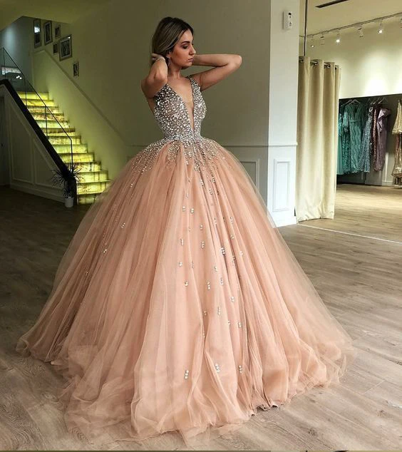 

Bling Ball Gown Gold Quinceanera Dresses Rhinestone Puffy Tulle Prom Dresses Elegant V Neck Sweet 15 Year Old 2018 princess gown