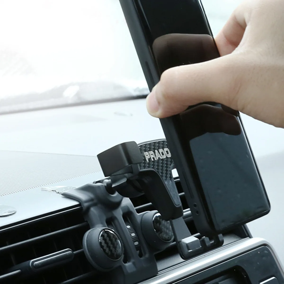 

For Toyota Land Cruiser Prado 150 FJ150 2014 2015 2016 2017 Carbon Fiber Pattern Mobile Phone Bracket with Aromatherapy