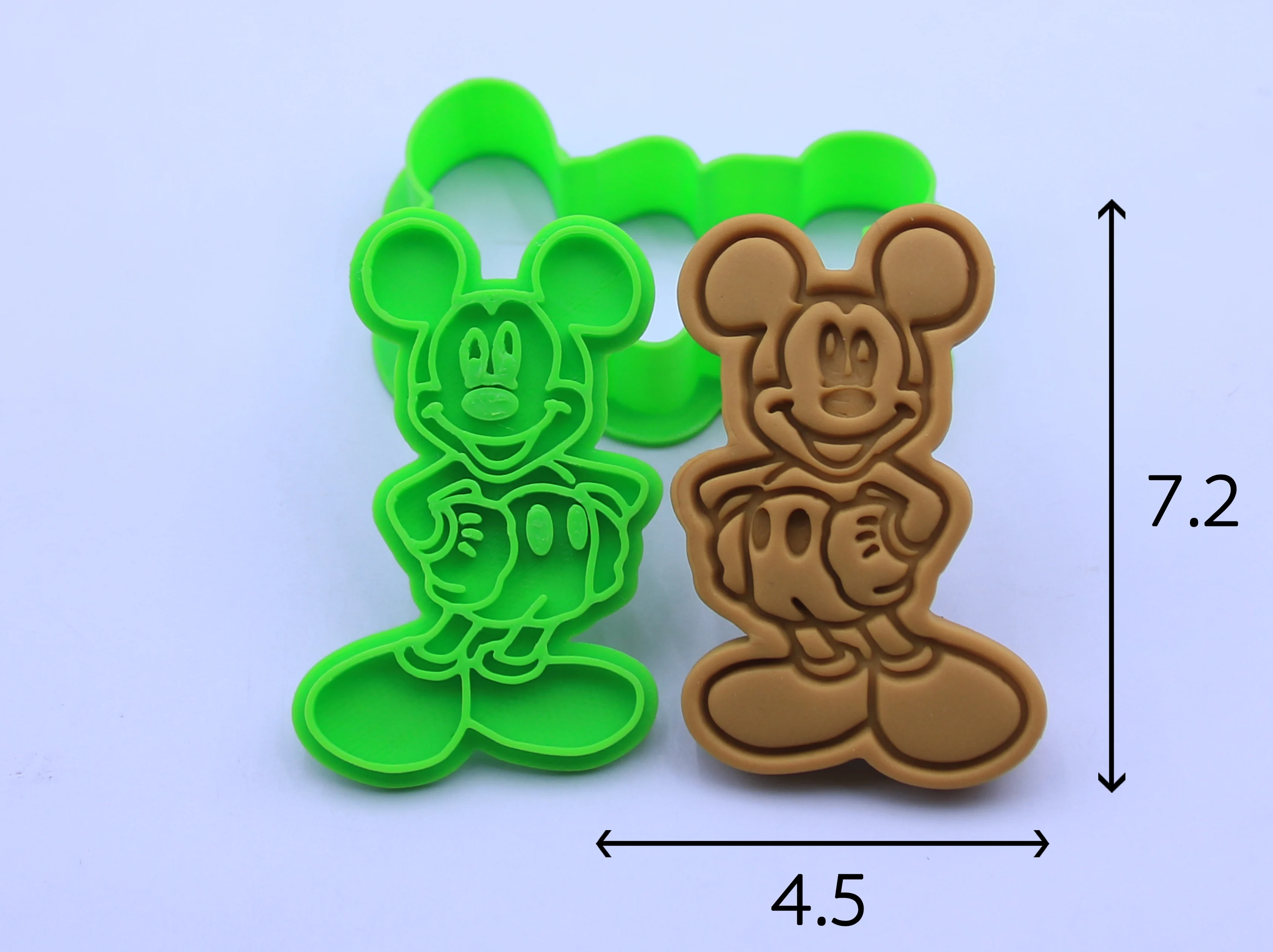 Disney Mickey Mouse Cookies Cutter Tools Donald Duck Pooh Bear Stitch Cookie Mold 3D Push Type Bakery Tools Kitchen Supplies