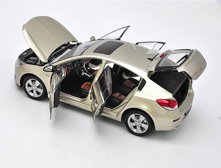 Оригинальная Авторизованная аутентификация 1: 18 Chevrolet Cruze хэтчбек литье champaign золотые игрушки модель автомобиля на Рождество/подарок на день рождения