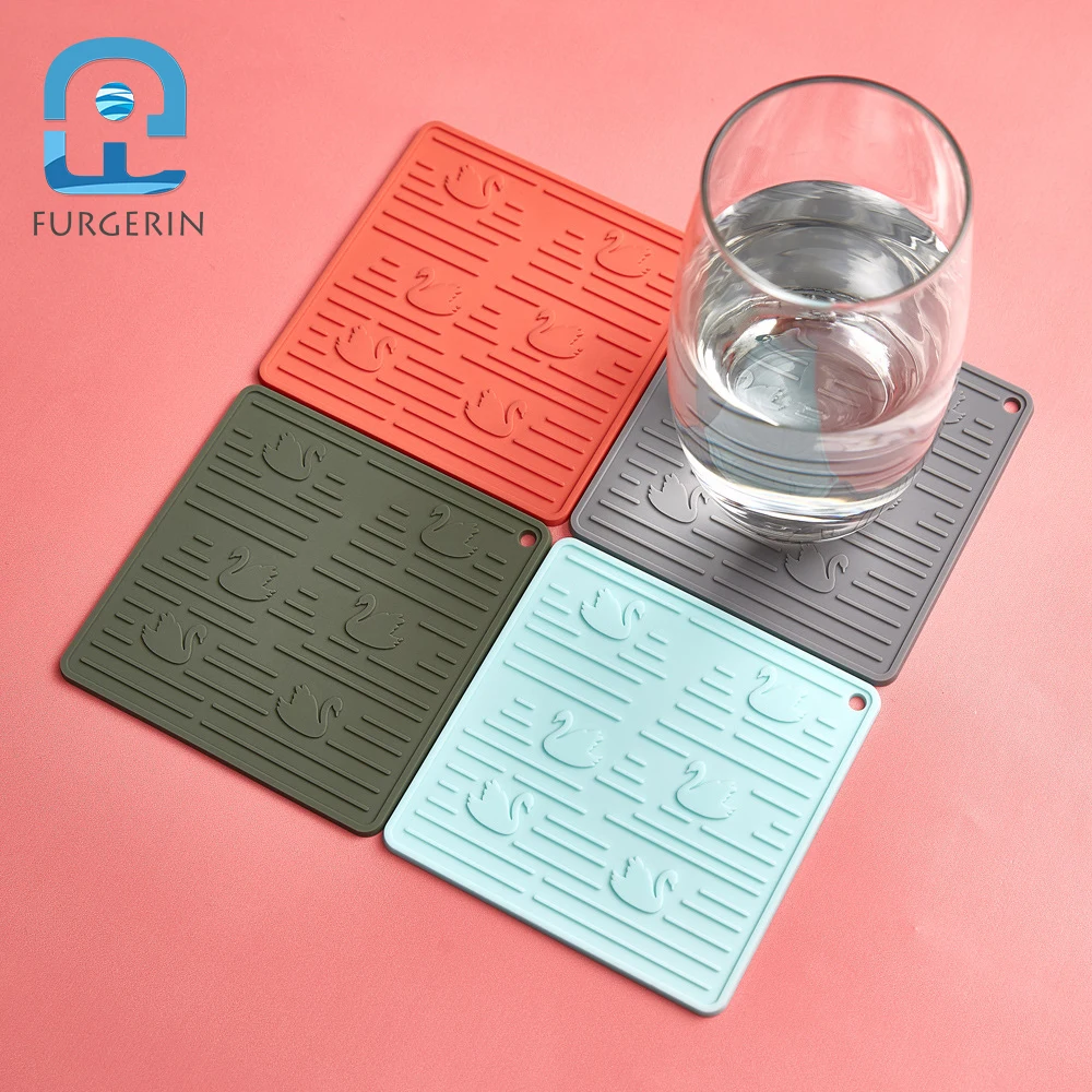 Furgerin 4 Pz/Set Stile Nordico Cigno Posto Zerbino Piazza Resistente Al Calore Tavolo Zerbino Sottobicchiere Della Tazza Set Tavolo Da Pranzo Accesso