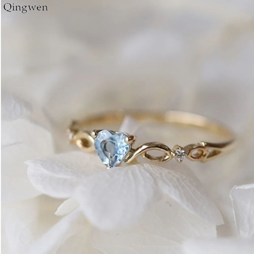 

Qingwen Fashion Crystal Twist Classical Heart Wedding Rings for Women Gold Elegant Engagement Rings Tiny Zircon Gift CA4597/w
