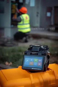 

X900 Fiber Fusion Splicer 6 Motors Fiber Type Automatic Indentification