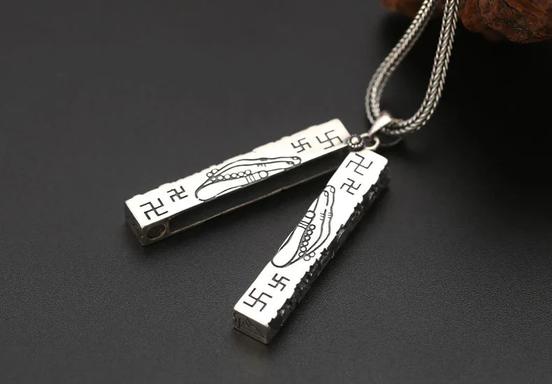 11338466532_1886861696