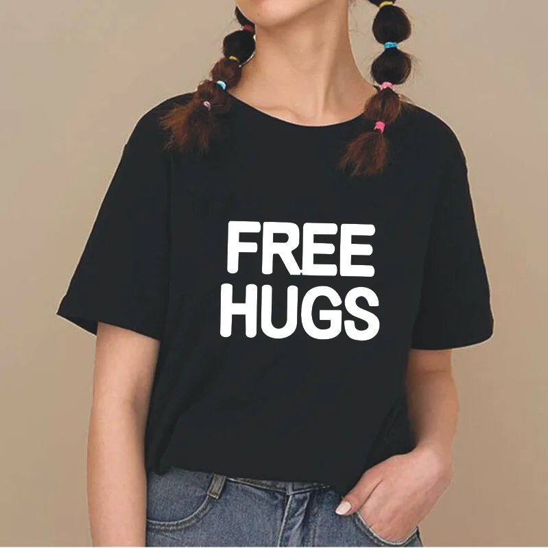 Футболка женская с коротким рукавом и надписью Free hugs | Женская одежда