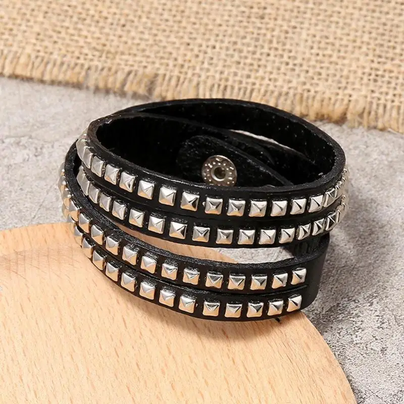 Модный браслет в стиле панк из искусственной кожи с заклепками, широкий кожаный браслет, модное ювелирное изделие, многослойные браслеты в стиле рок-панк для женщин и мужчин, браслет
