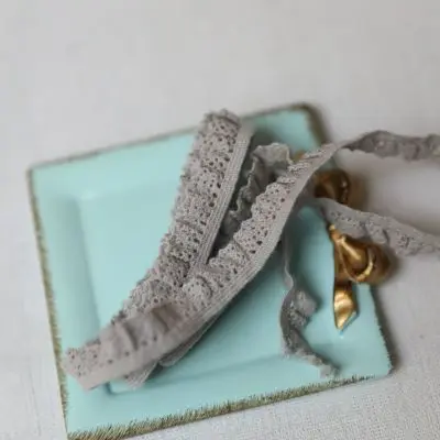 B 1.6cm wide Gray 10 Ярд/лот 1,6 см в ширину, бежевые эластичные КРУЖЕВНЫЕ ШТОРЫ со складками для дивана, кровати, юбки, кружевная ткань, одежда, мантия, аксессуары - Цвет: B 1.6cm wide Gray
